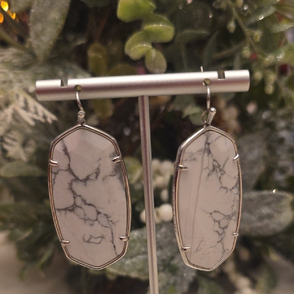 Kendra Scott White Marbled Drop Earrings - Picture 5 of 11